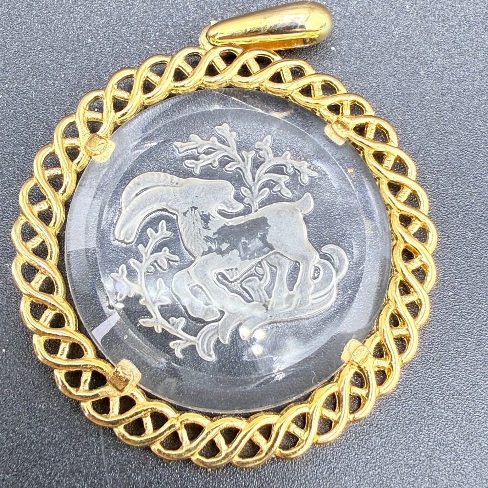 Vintage Trifari Pendant Gold Tone Glass Zodiac Aries Ram Signed Round